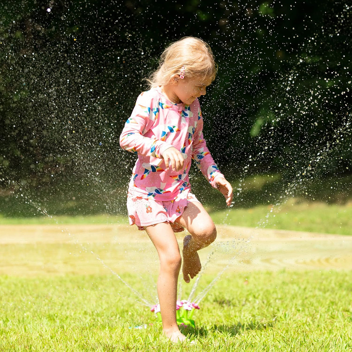 Melissa & Doug Sunny Patch Pretty Petals Flower Sprinkler Toy with Hose Attachment Toddler and Kids Outdoor Water Play Ages 3+