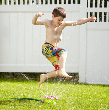 Melissa & Doug Sunny Patch Pretty Petals Flower Sprinkler Toy with Hose Attachment Toddler and Kids Outdoor Water Play Ages 3+